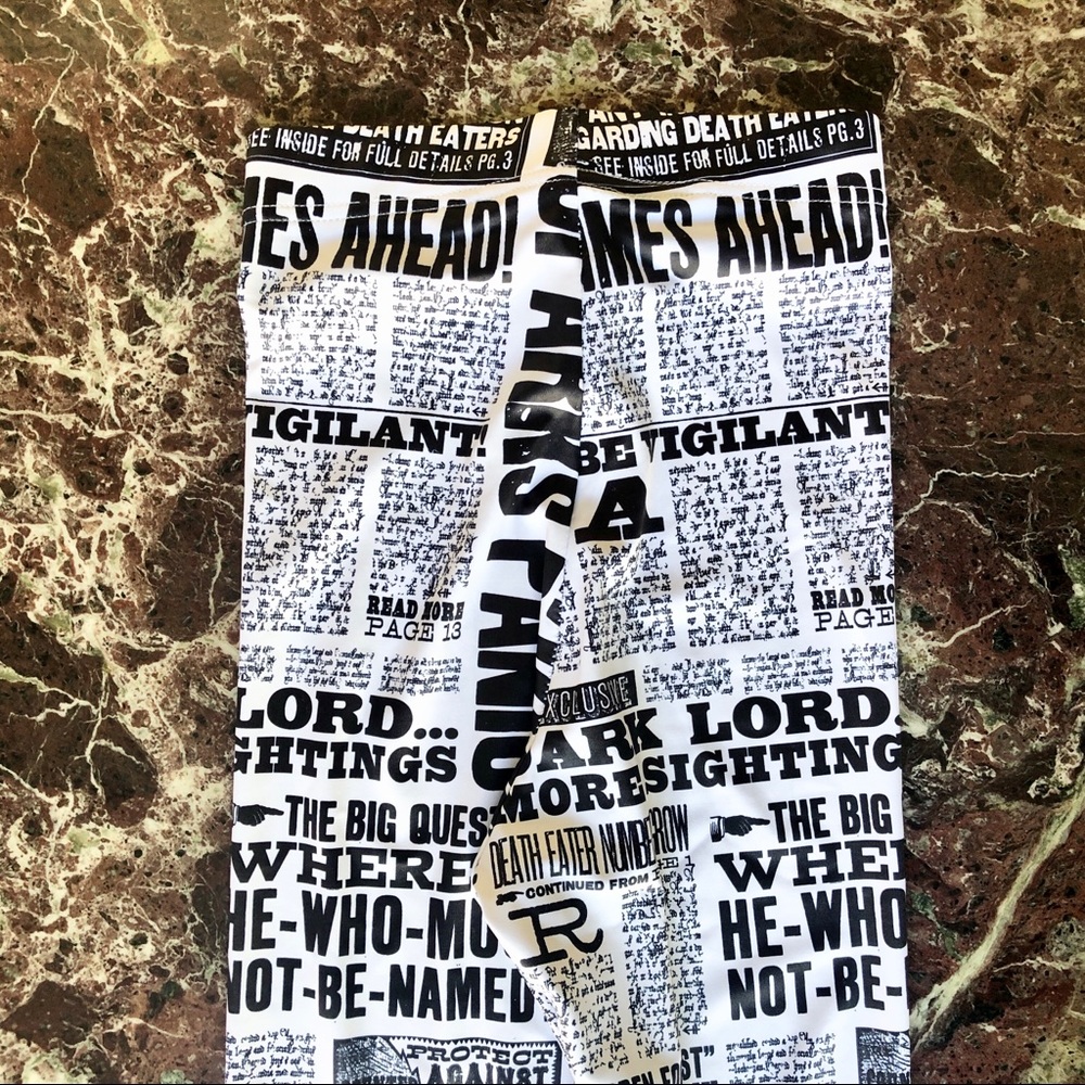 BLACKMILK Limited Edition Daily Prophet Harry Potter High Waist Leggings - Picture 8 of 8